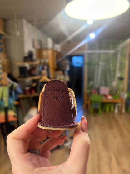 Isara Erda Burgundy Barfußpuschen