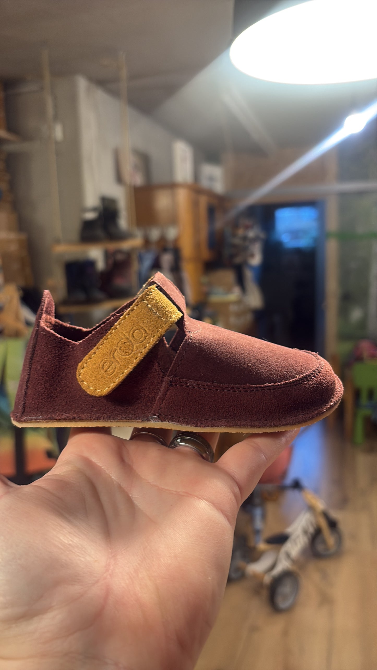 Isara Erda Burgundy Barfußpuschen