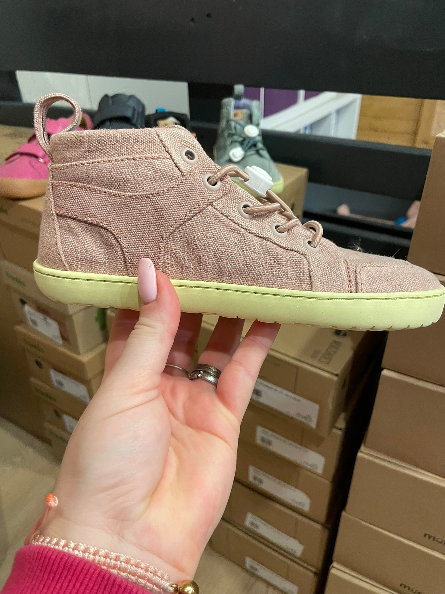 Mukishoes Hope Mid Cut