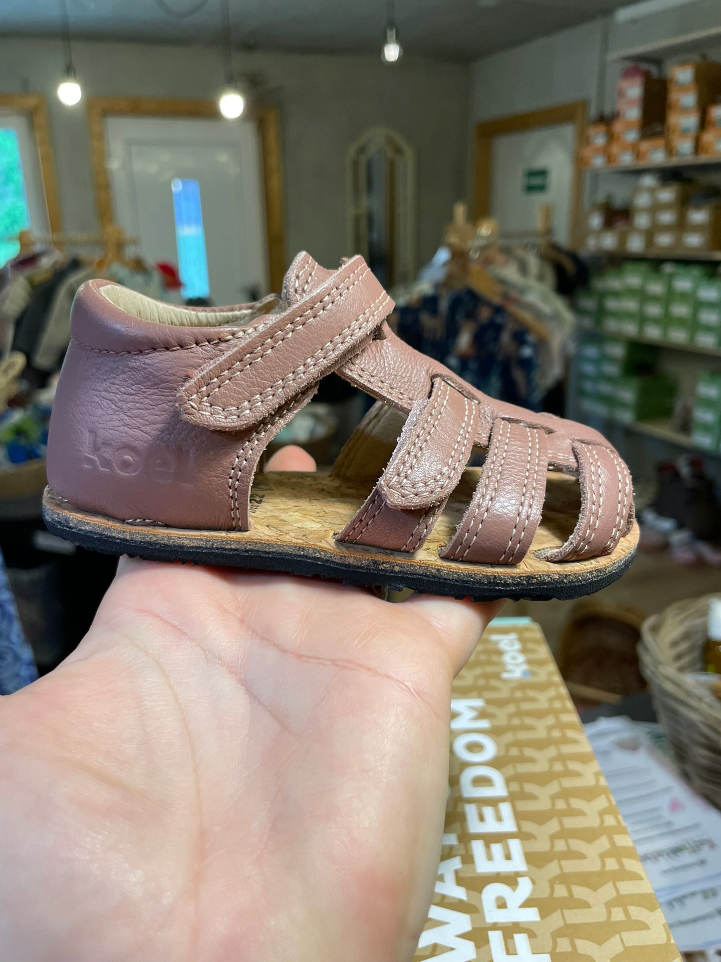 Koel Arin Barfußsandale